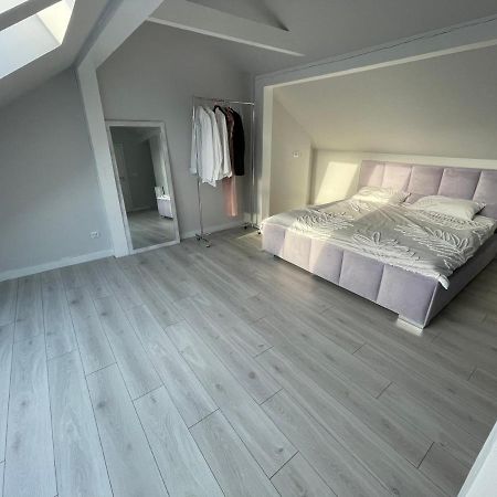 Apartament Luxlook 新松奇 外观 照片